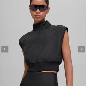 ALO Yoga Black in motion Vest